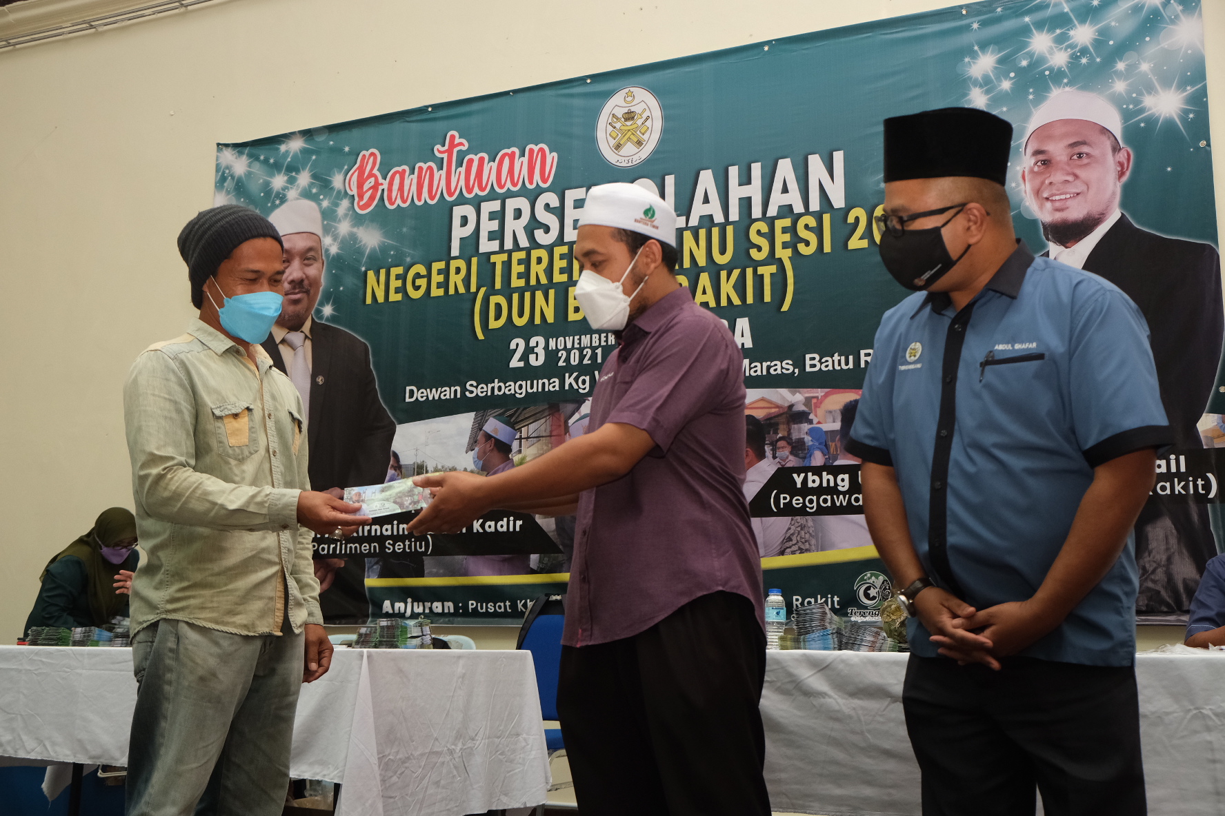 2926 Pelajar Batu Rakit Terima Bantuan Sekolah