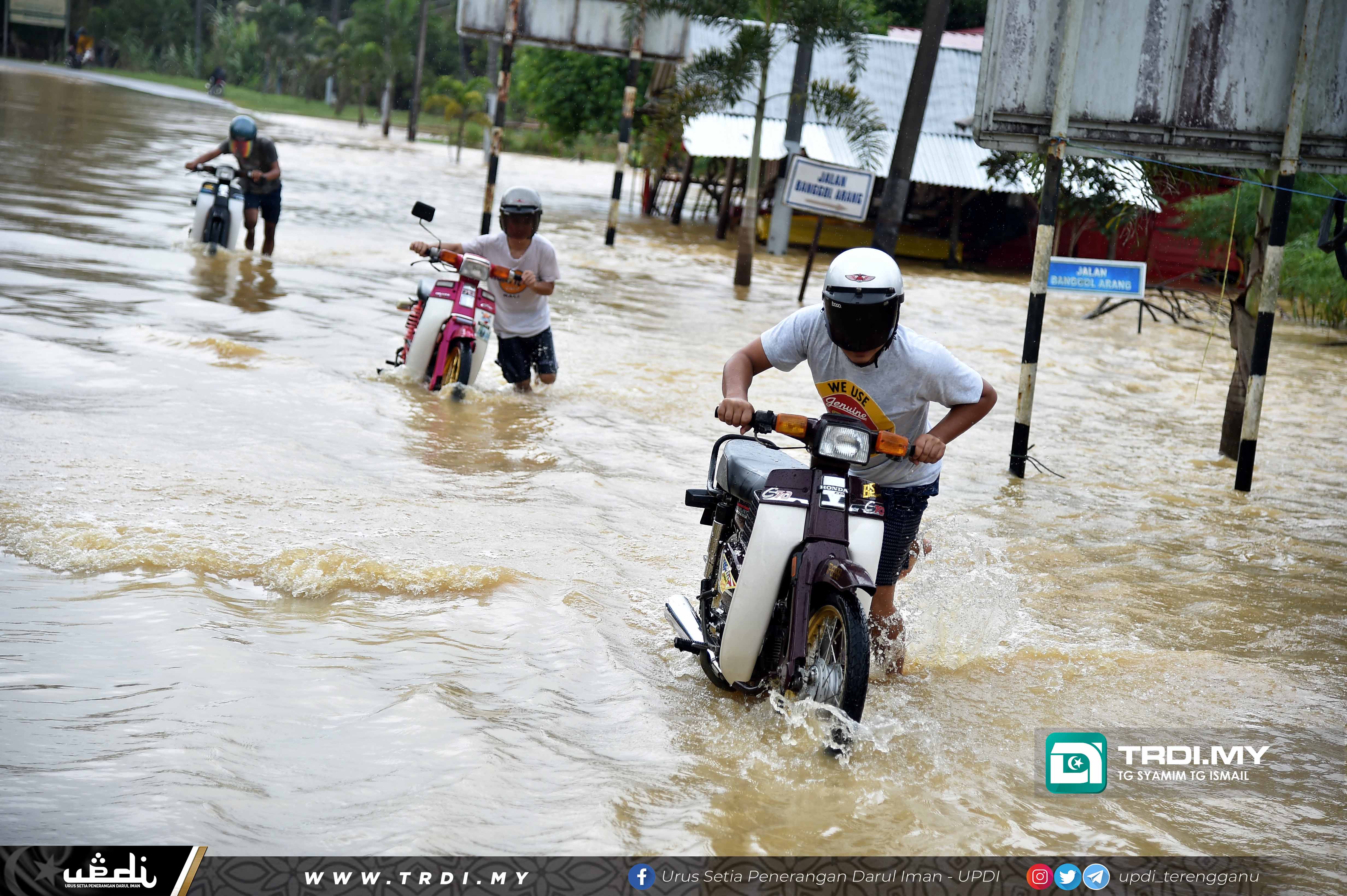 Banjir : Amaran Hujan Berterusan Sehingga Esok, 223 Mangsa Dipindahkan