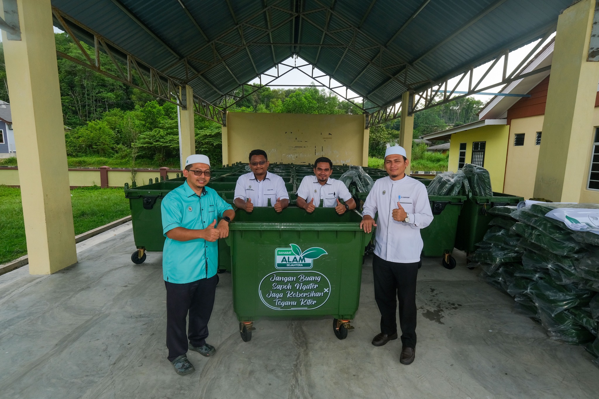 Sahabat Alam Sejahtera Sumbang Tong Sampah Tambahan Trdi News 4446