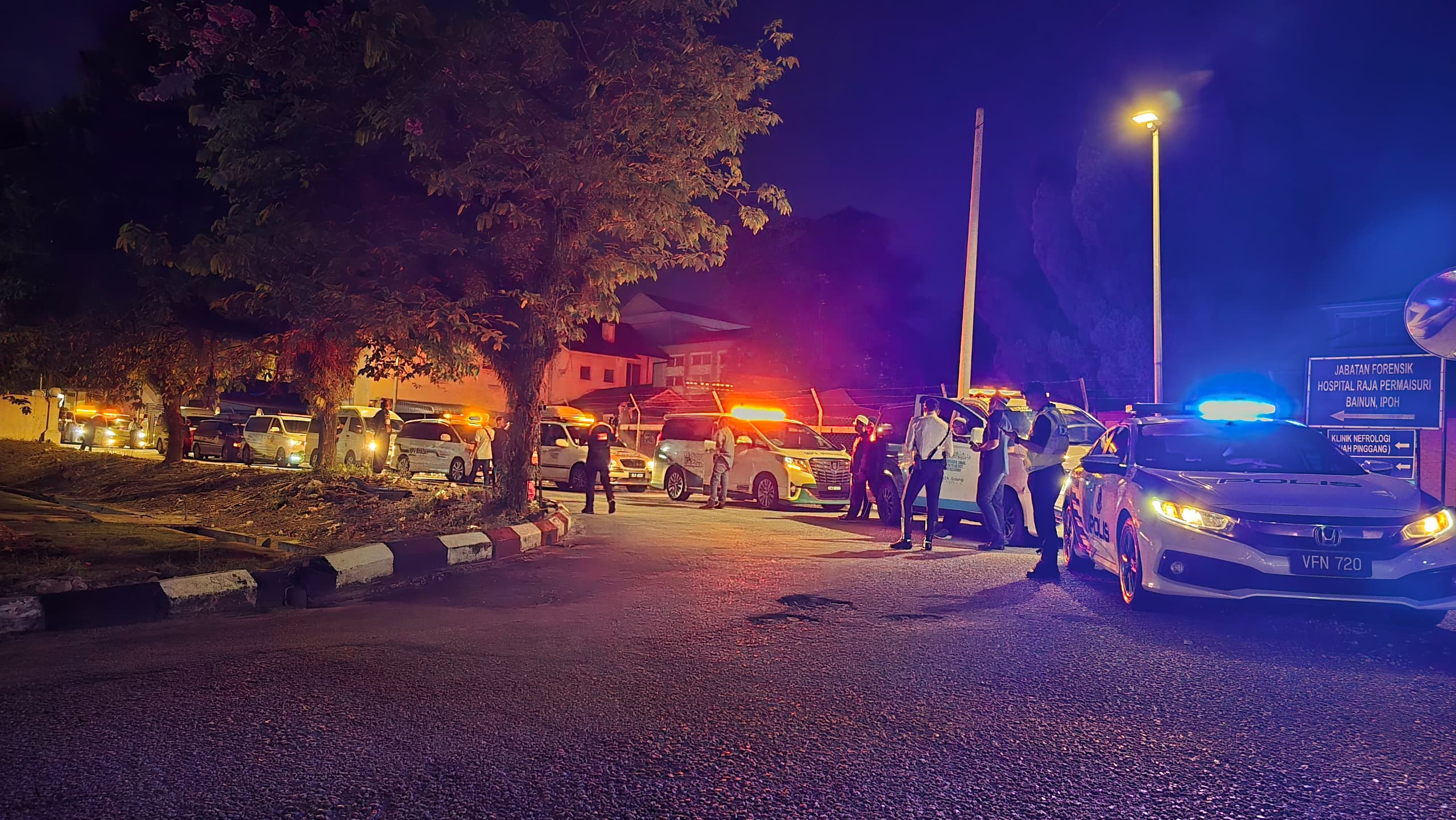 Konvoi Membawa 13 Jenazah Pelajar UPSI Dijangka Tiba 2 Pagi