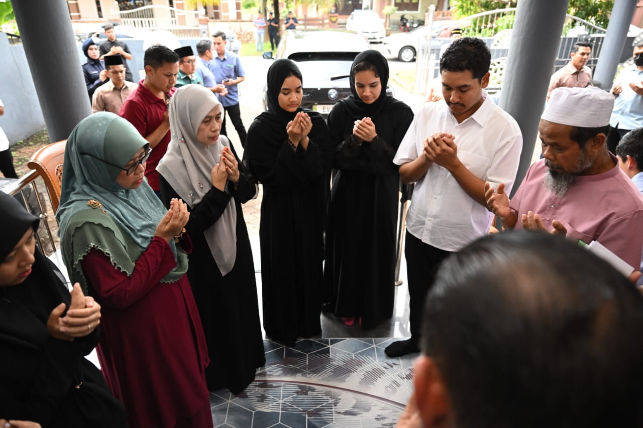 Raja Muda Berkenan Menyantuni 15 Keluarga Mangsa Nahas UPSI