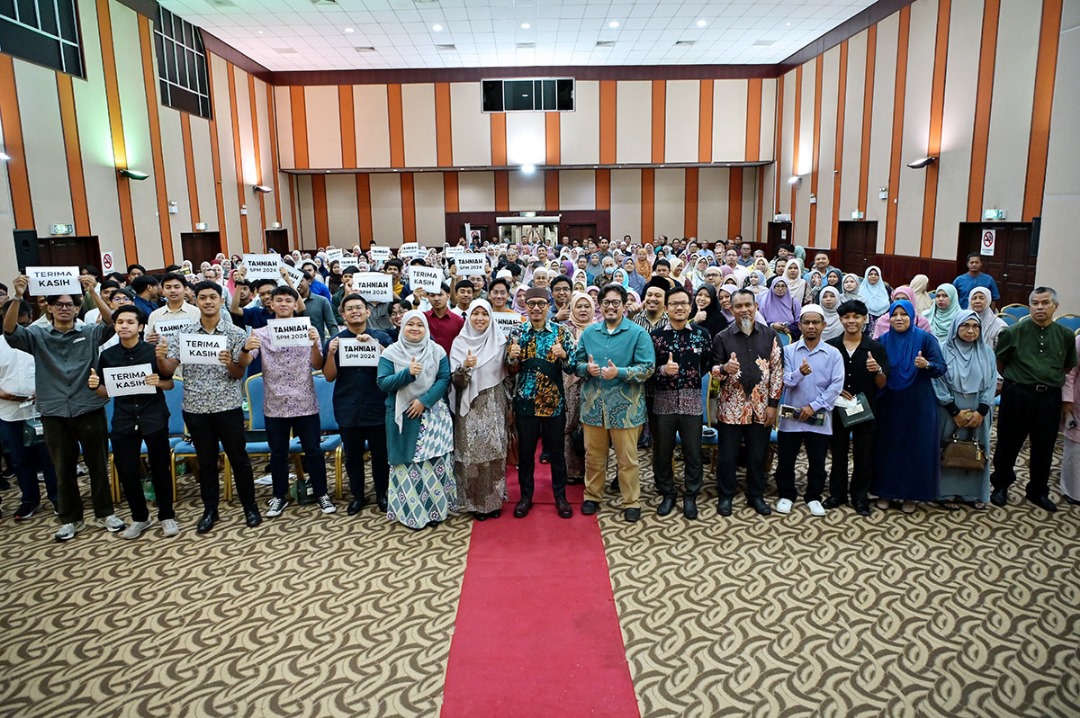 Usaha Berbaloi: Pelajar Cemerlang Terima Pengiktirafan