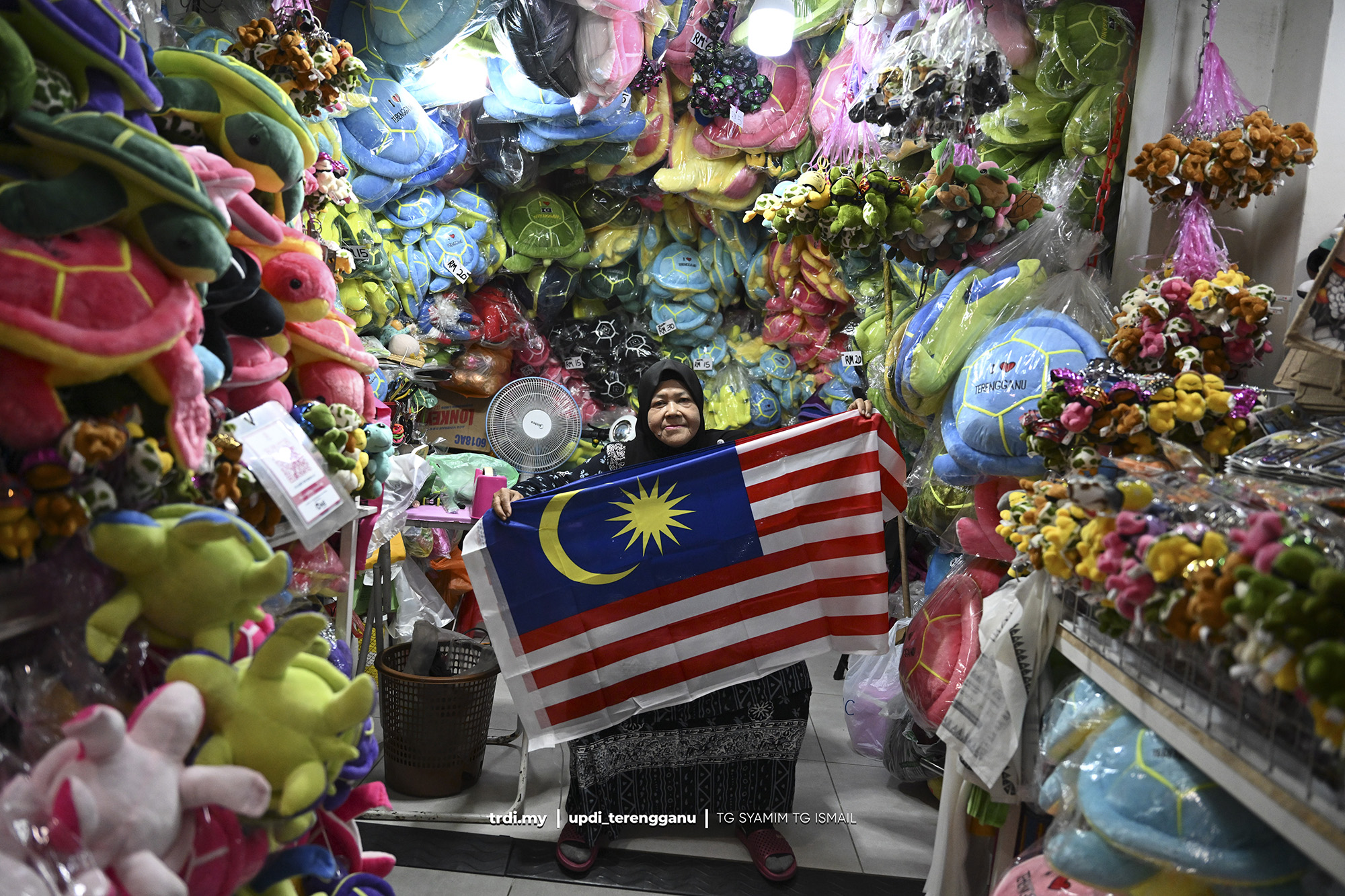 Sambutan Kemerdekaan: Semua Premis Diarah Pasang Jalur Gemilang