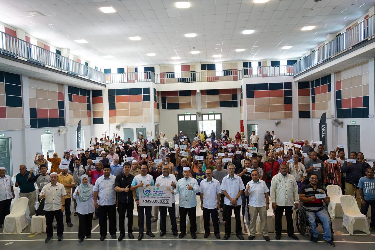 TDM Salur RM20,000 Santuni 133 Asnaf DUN Bandar