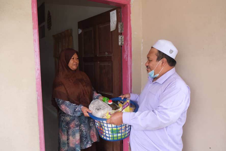 60 Ibu Tunggal Di Setiu Terima Keperluan Harian