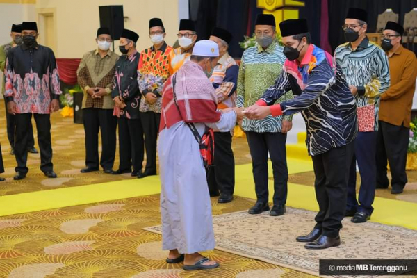 Ambil Iktibar Pelaksanaan Haji Untuk Terus Bersatu Hati- Sultan Mizan ...