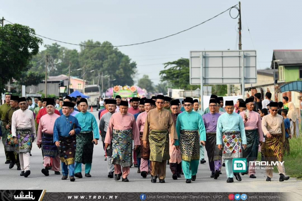 69 Kontinjen Sertai Perarakan Sambutan Maulidur Rasul - TRDI News