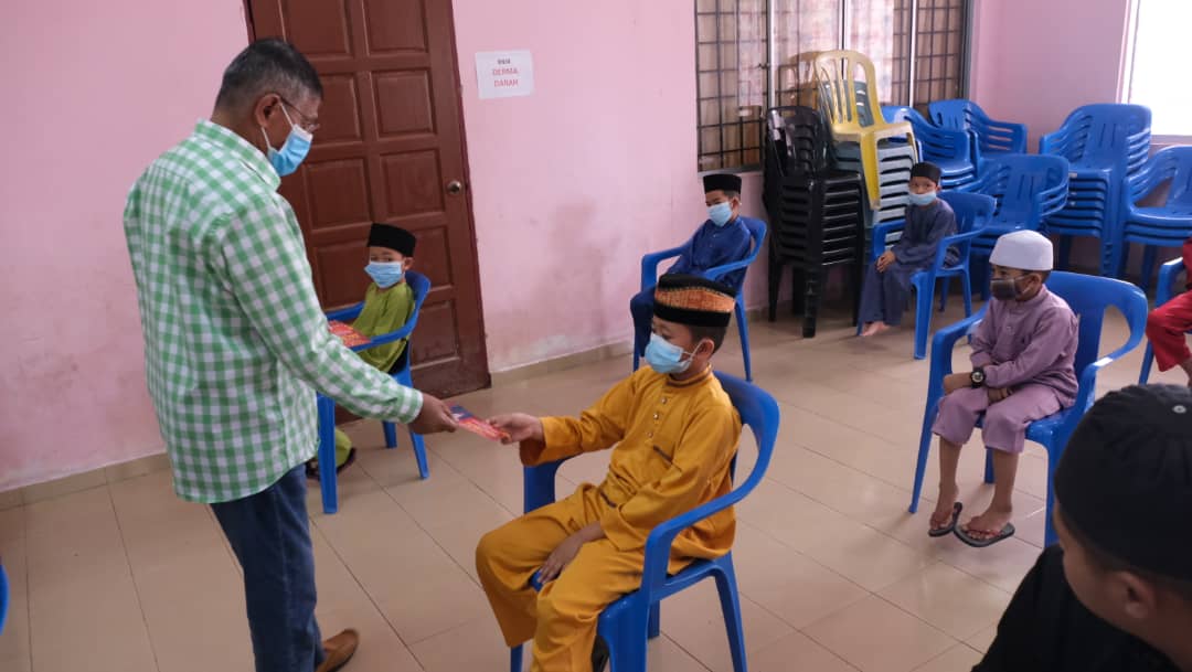 Hanafiah Santuni 318 Anak Yatim