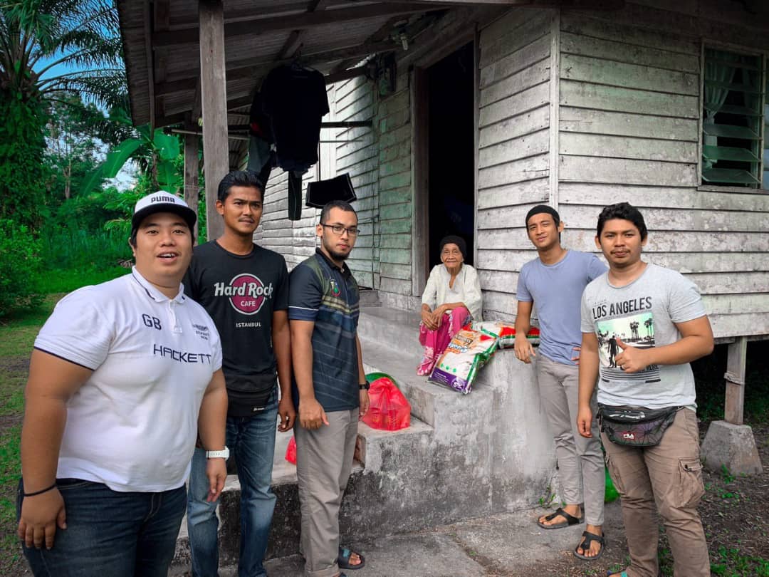 Skuad Belia Cakna Alumni SMASID Bantu Golongan Memerlukan