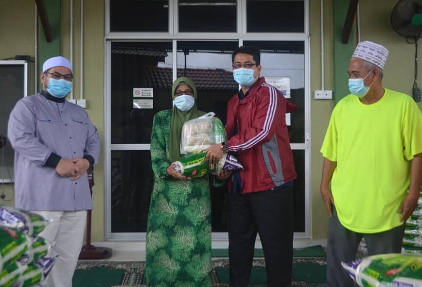 Lebih 1,000 Kapit Beras Diagihkan Kepada Penduduk