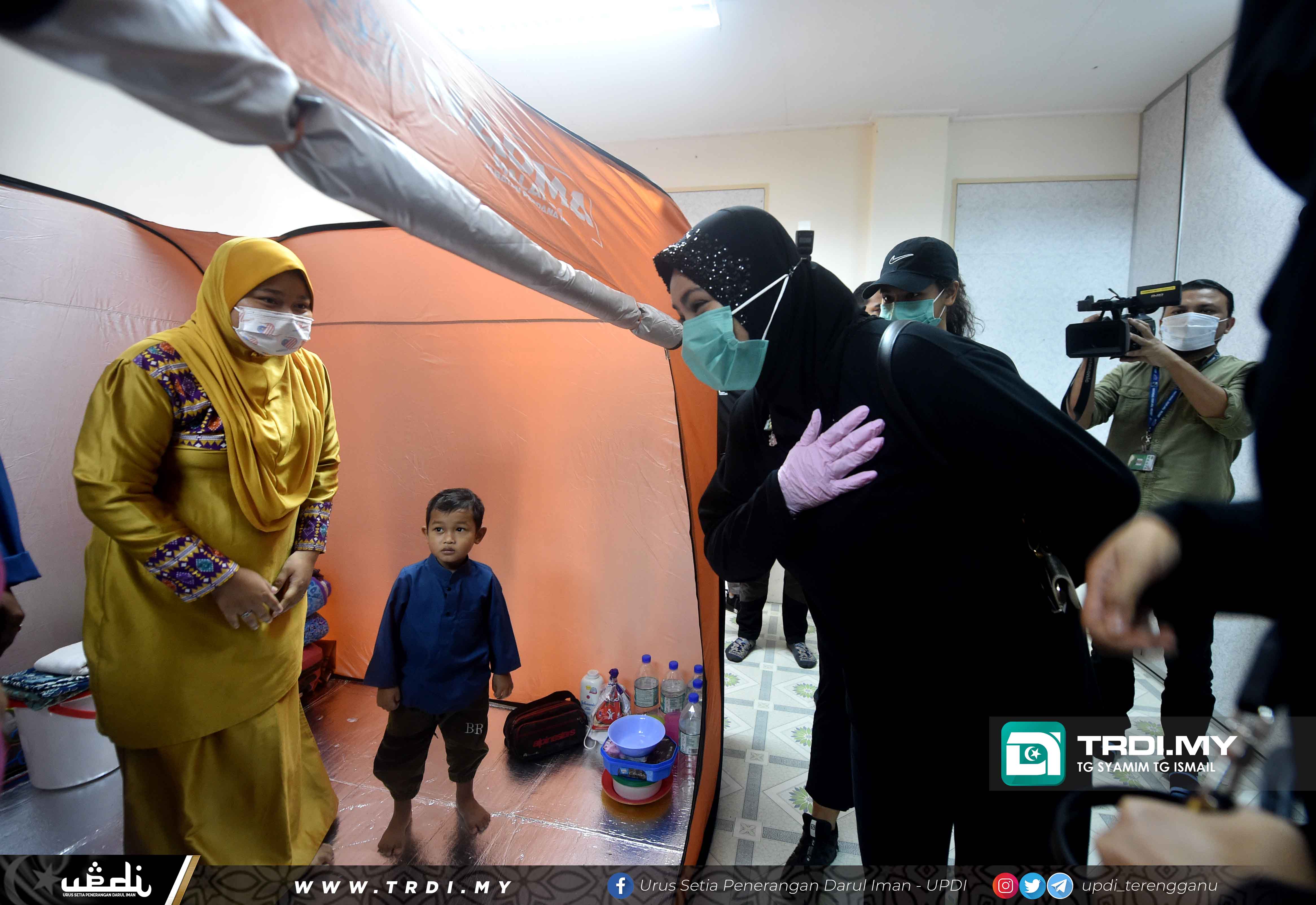 Keberangkatan tiba Kebawah Duli Yang Maha Mulia Sultanah Terengganu dan Yang Amat Mulia Tengku Puteri Utama Raja di PPS Daerah Dungun, Dewan Masjid Kg Serdang.