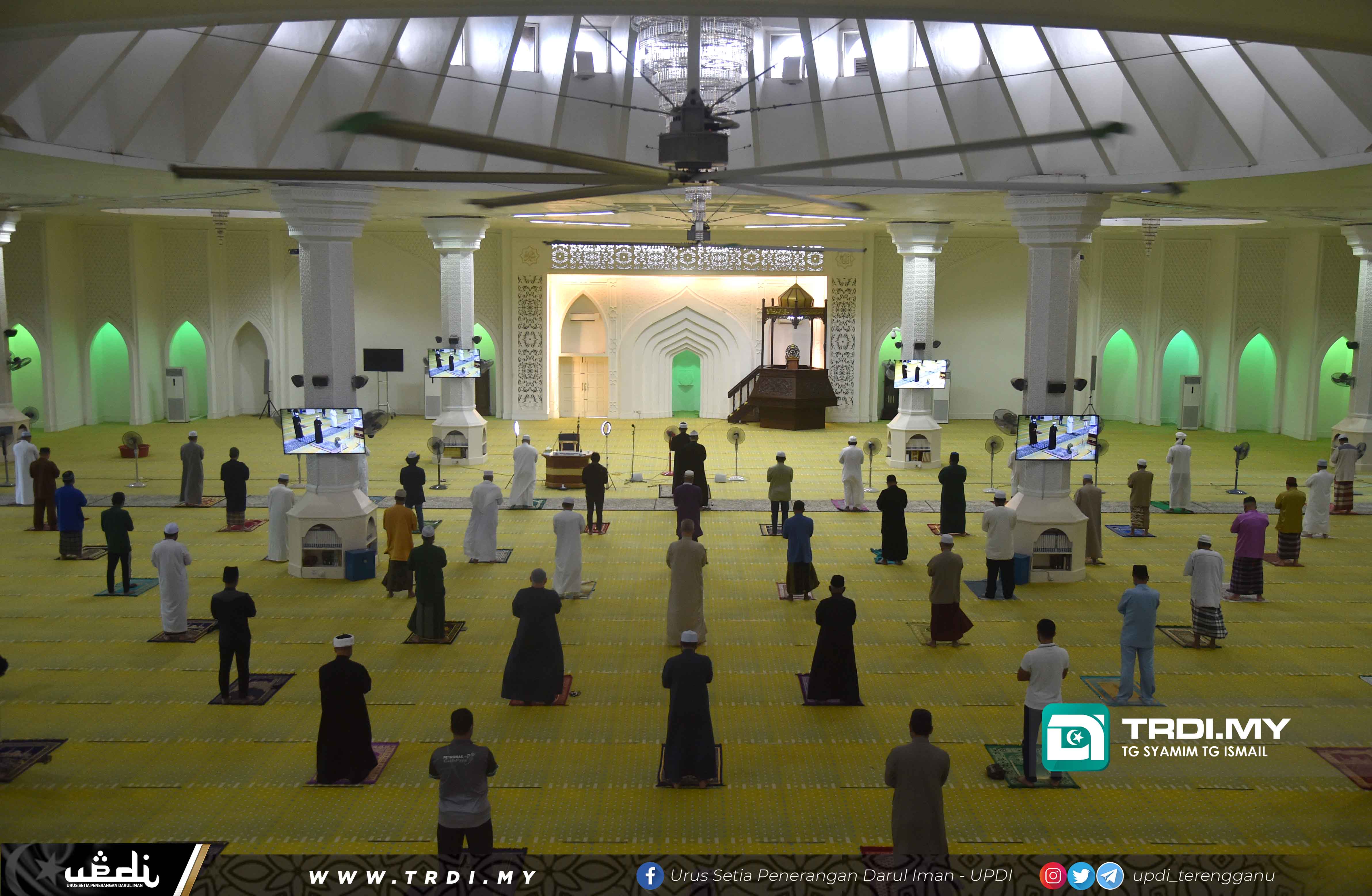 Terengganu Benarkan Solat Di Masjid Ikut Kapasiti