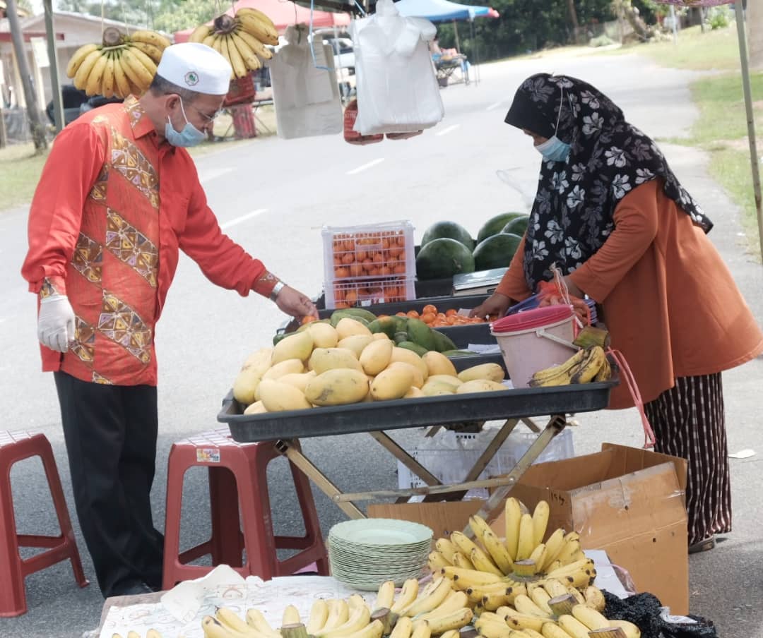 Peniaga Pasar Tani Gembira Dibenarkan Berniaga