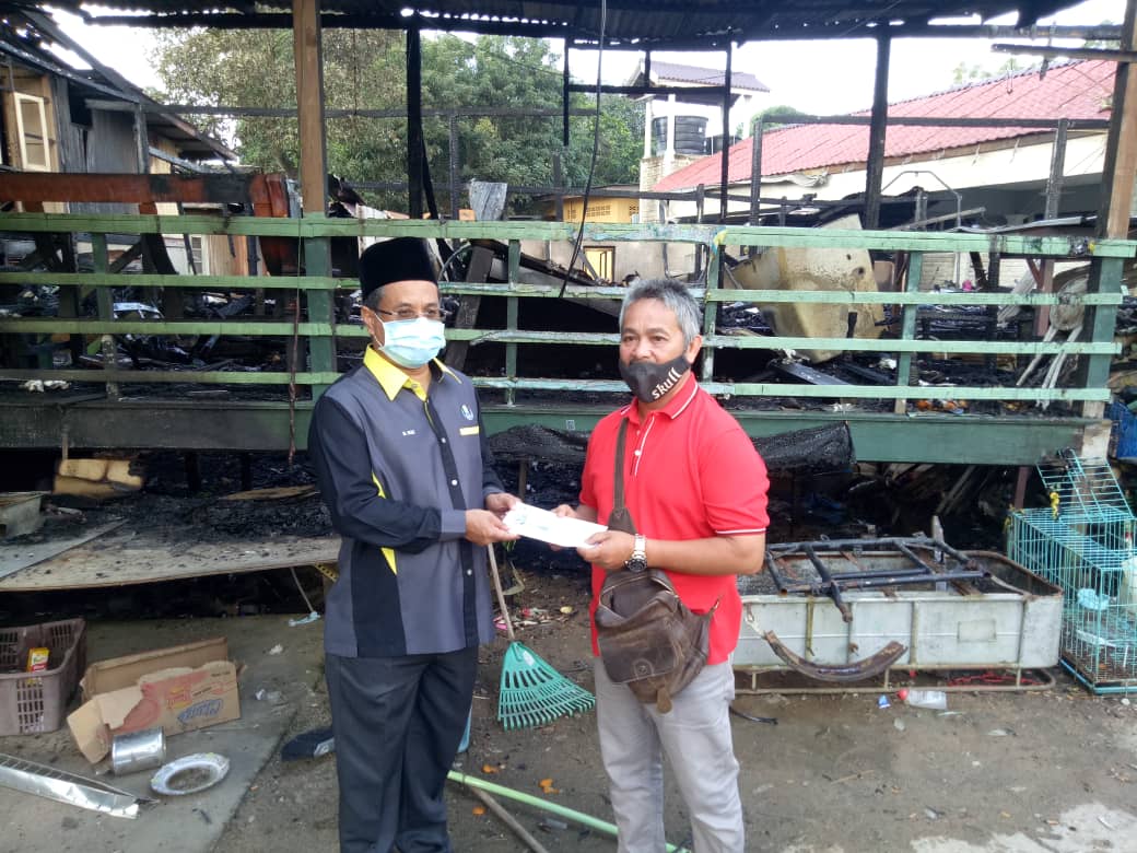 Mualaf Terima Bantuan Rai Sambutan Tahun Baru Cina