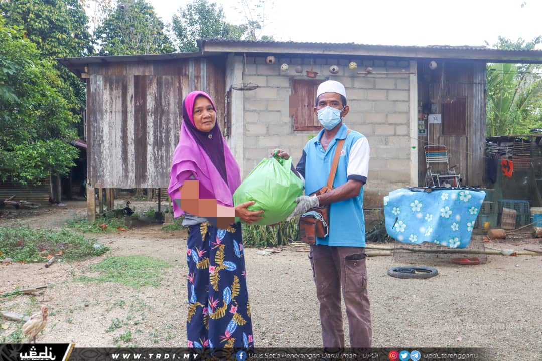 Penduduk Kampung Padang Paloh Terima Manfaat BERKAT