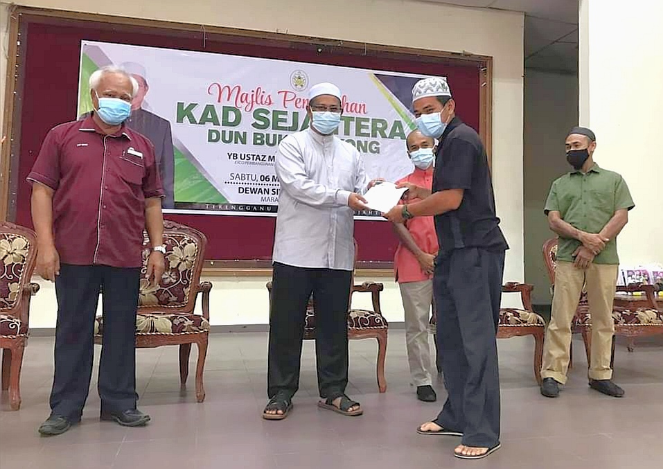 505 Penduduk Bukit Payong Terima Kad Rawatan Percuma