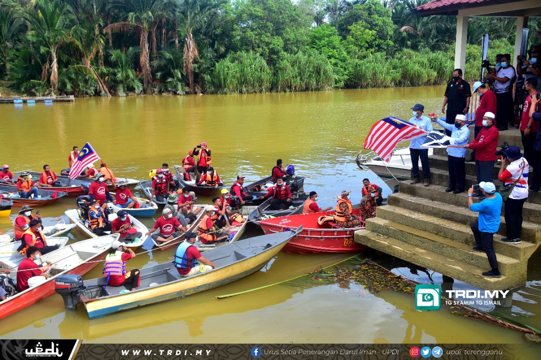 89 Bot 'Berlayar' Bersihkan Sungai Nerus
