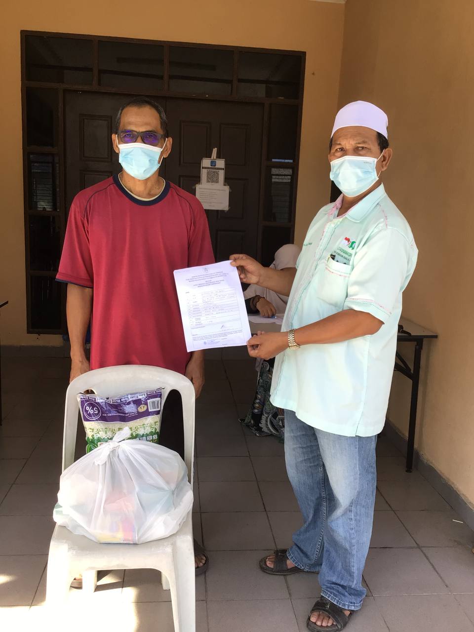 50 Penduduk Terima Bantuan Keperluan Asas