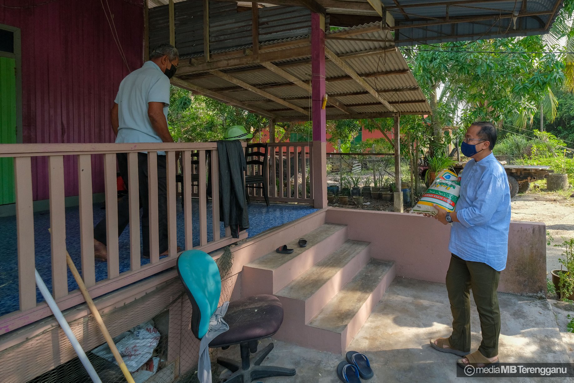 Di Sebalik Fitnah, MB Tetap Turun Padang Agih Bantuan