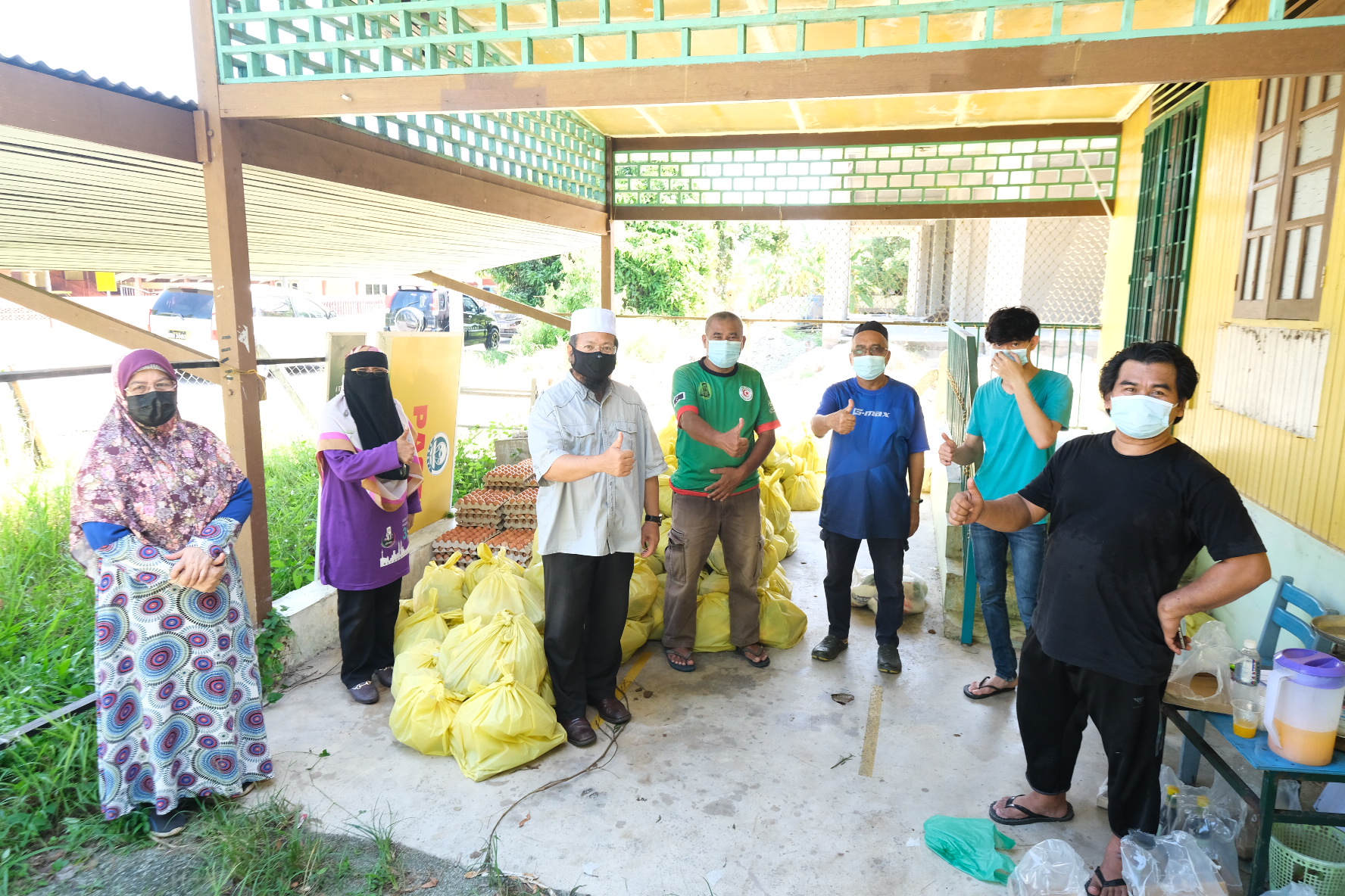 Buruh Lega Kerajaan Sentiasa Salur Bantuan Makanan