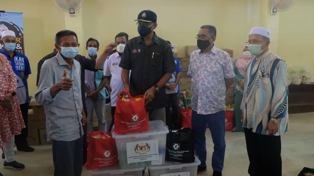 292 Asnaf Terima Sumbangan Bekalan Makanan