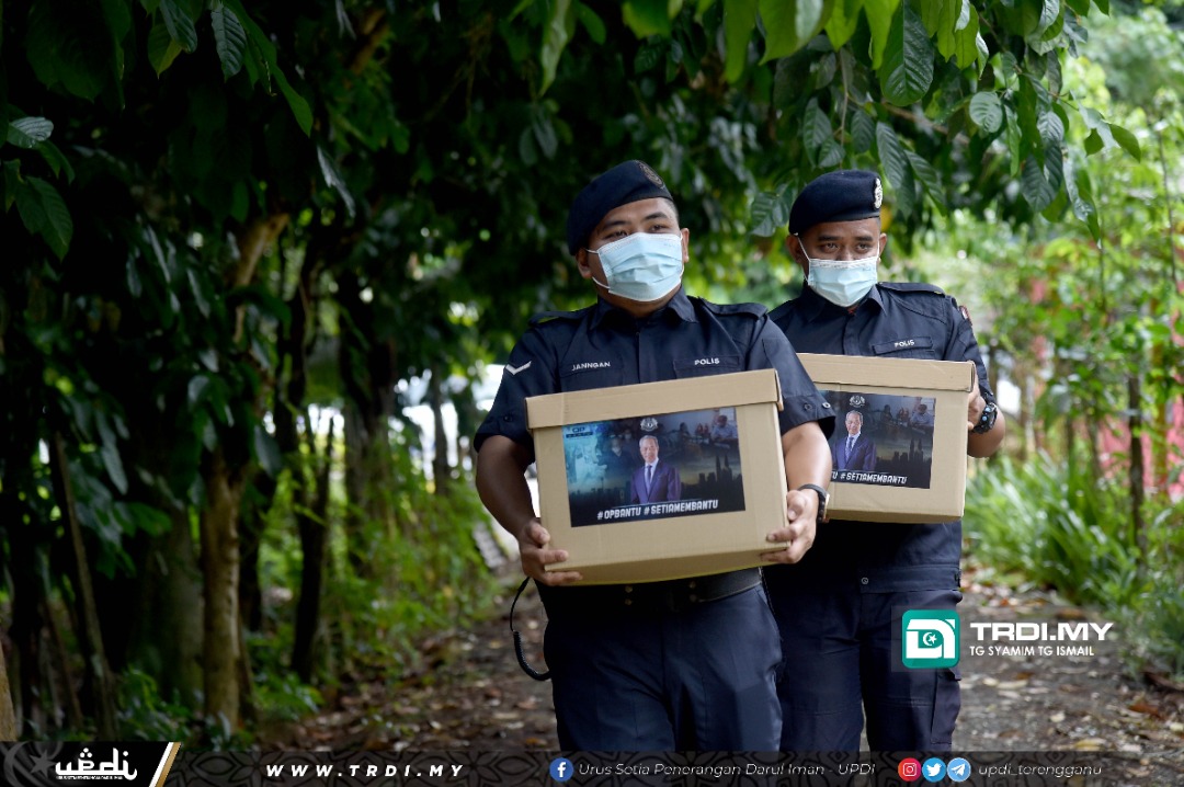 'Ingat Polis Mari Nak 'Igak' Tapi Rupanya Bagi Bantuan'