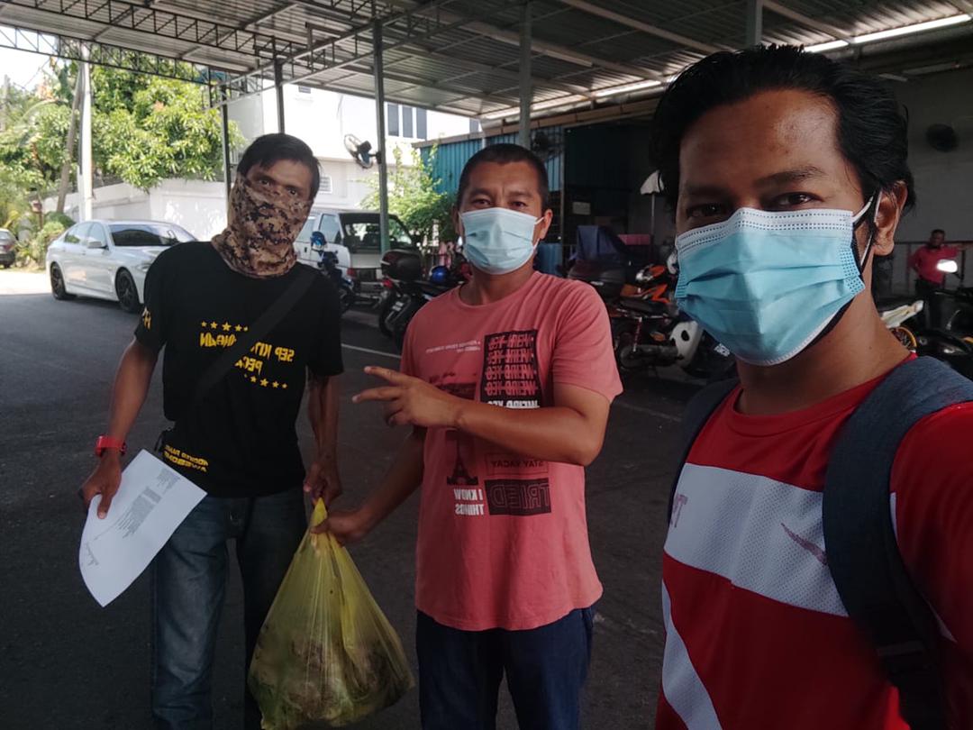 Anak Perantau Terima Sumbangan Daging Korban
