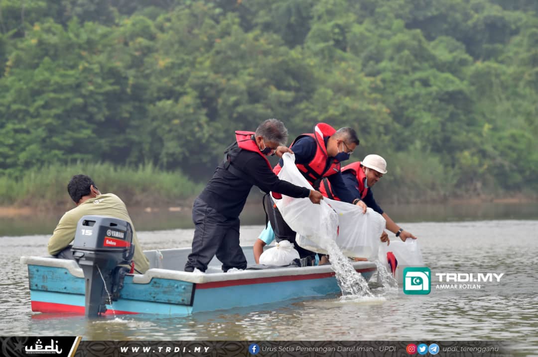 Pelepasan 440,200 Benih Ikan Manfaatkan 273 Nelayan Darat