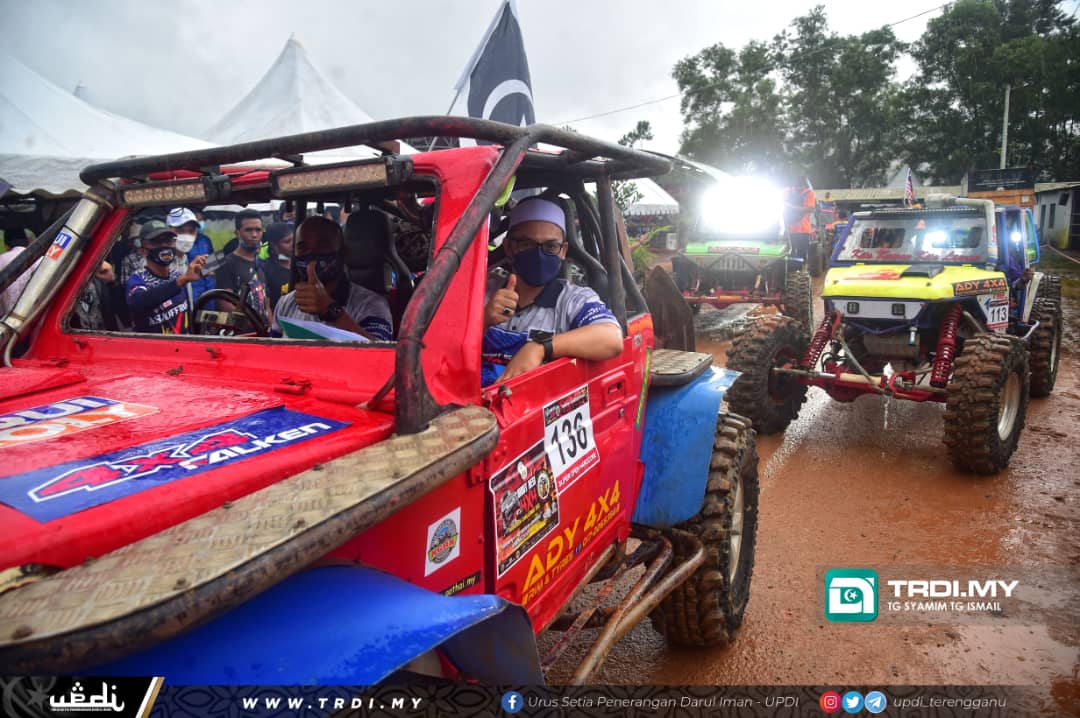 52 Kelab Berentap Rebut Kejuaraan Cabaran Monsun Bukit Besi 4x4