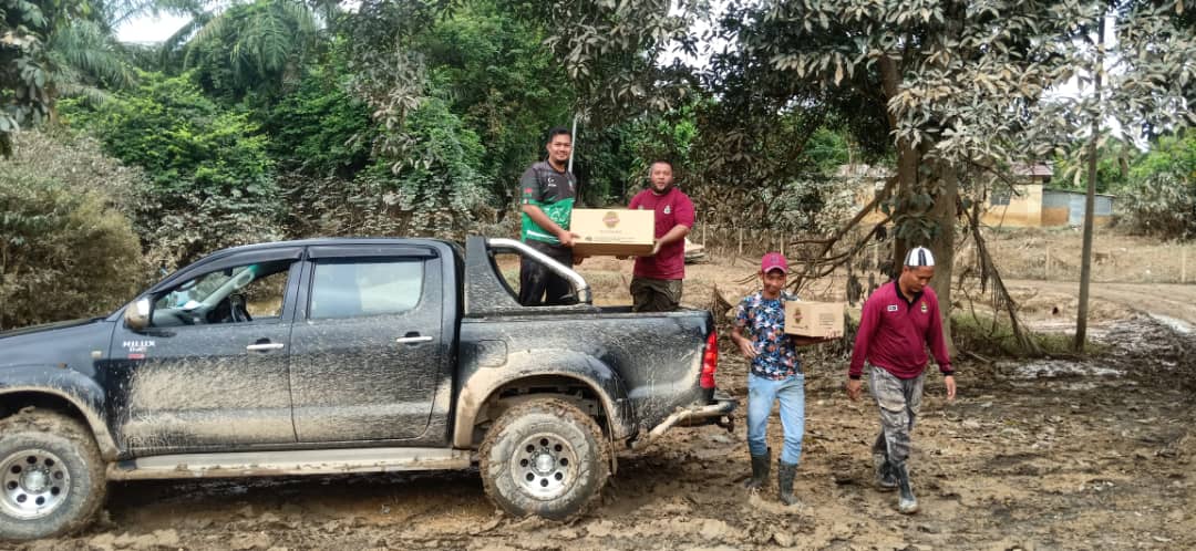 IMITS Kijal Santuni Mangsa Banjir Di Mentakab