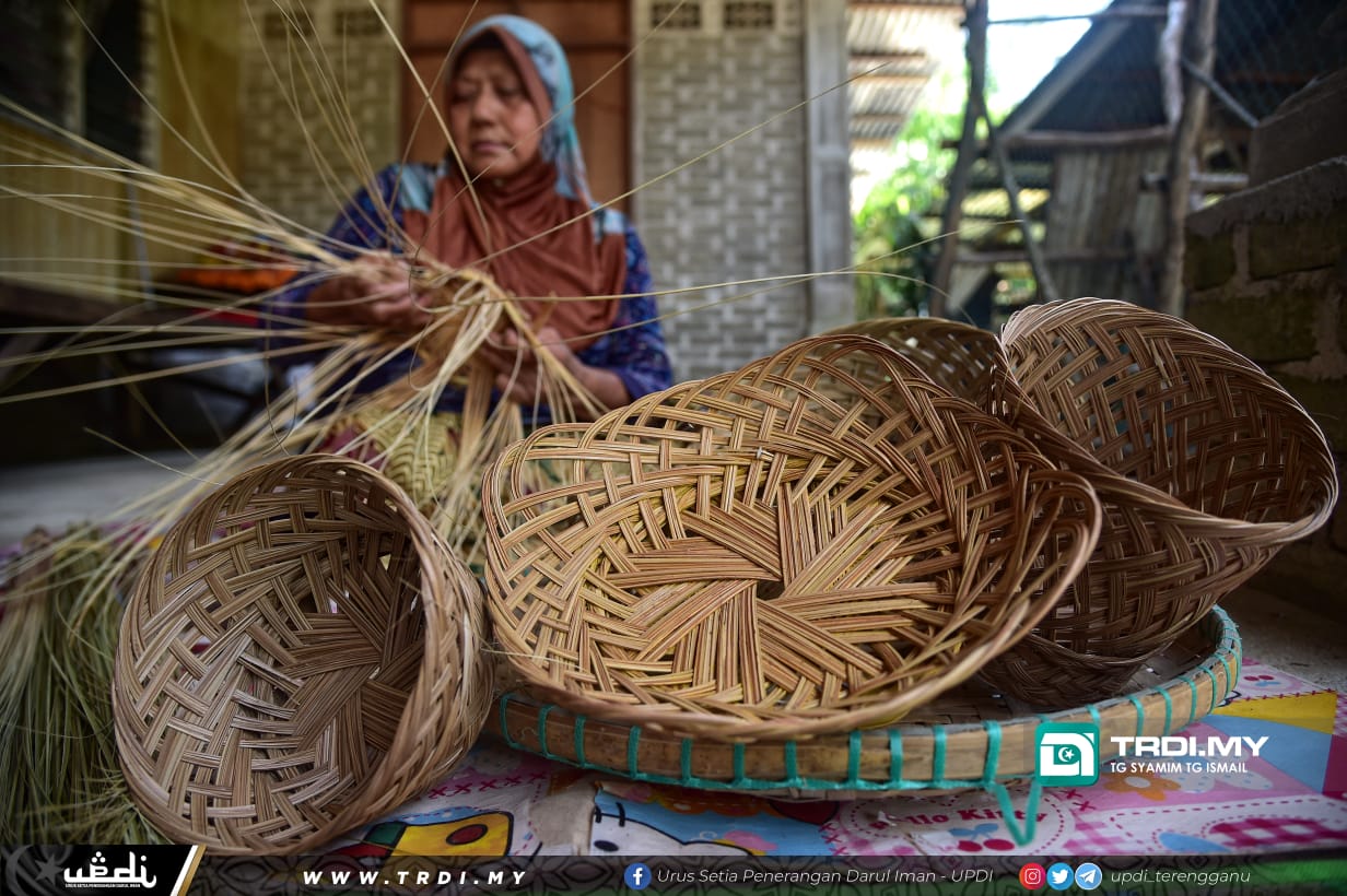 Seni Kraf Lekar Lidi Nipah Punyai Nilai Estetika Tersendiri