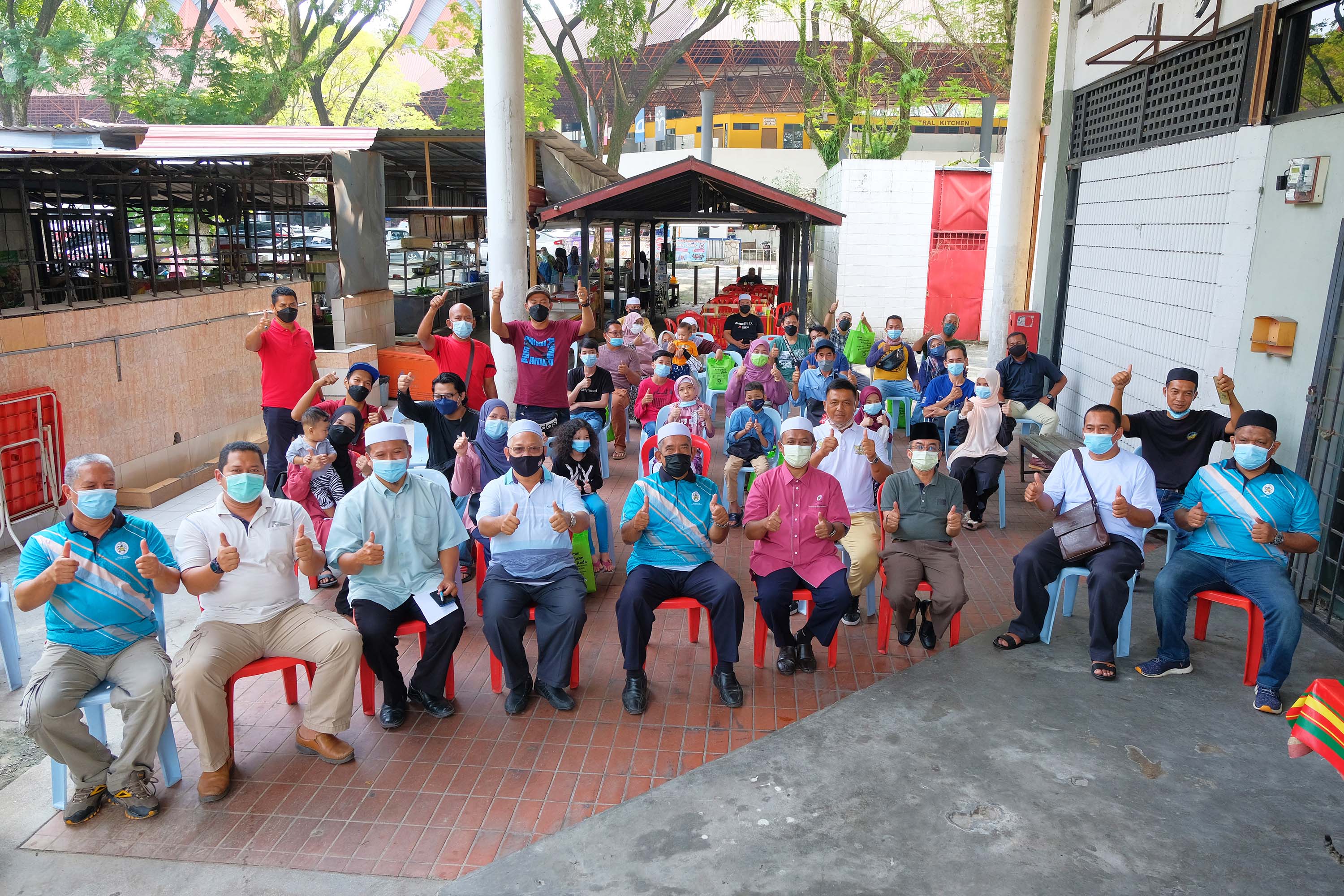 28 Mangsa Banjir Perantau Dibantu ADUN Buluh Gading