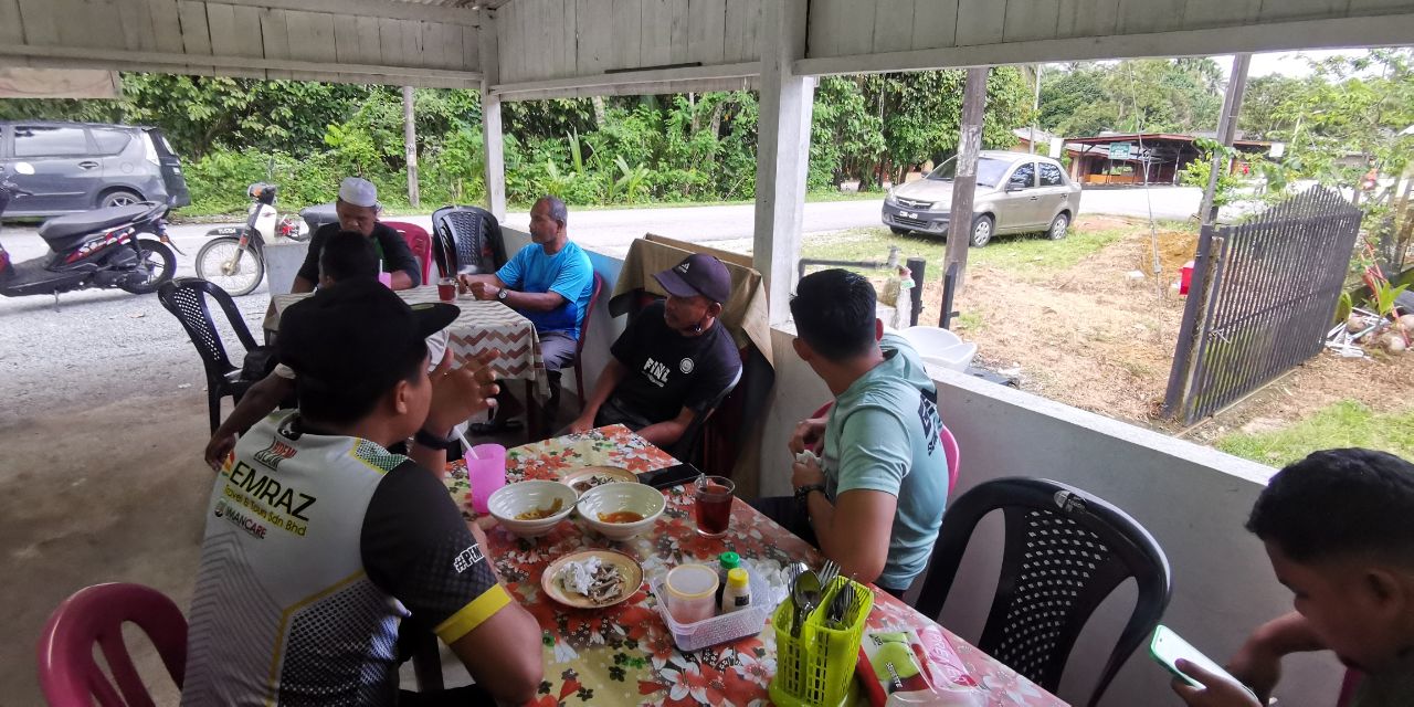 Colek Kaki Ayam Murni Jadi Tumpuan Ramai