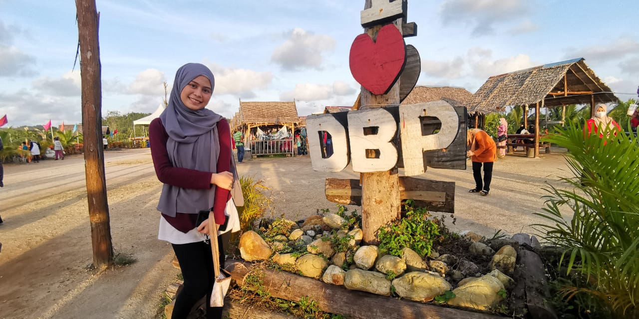 Gadis Kampung Buat Duit Dengan 'Bigo Live'