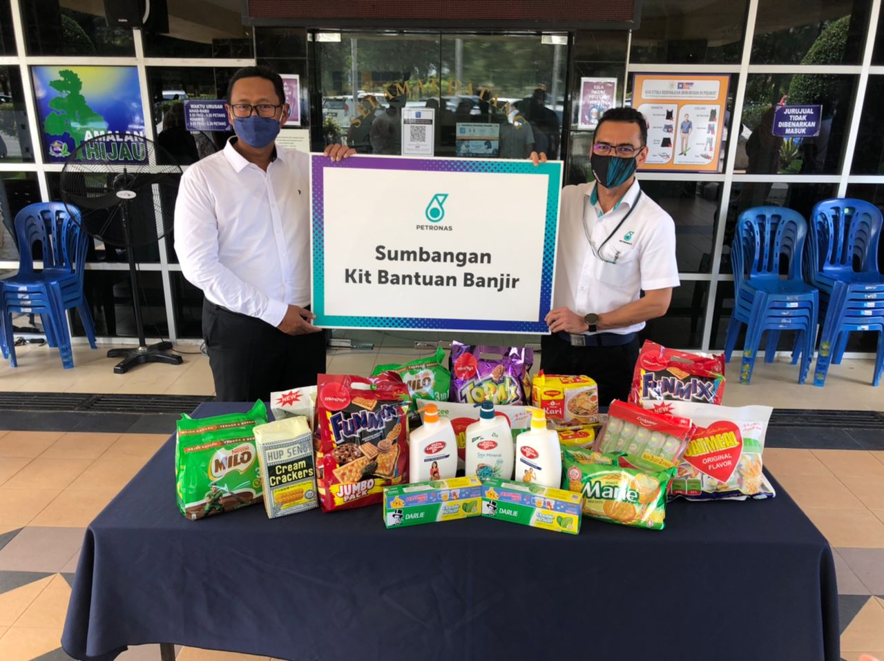 PETRONAS Sumbang RM400 Ribu Misi Bantuan Banjir Di Terengganu Dan Kelantan