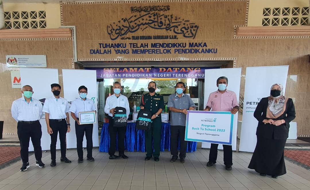 Yayasan PETRONAS Santuni 3,000 Ribu Pelajar B40