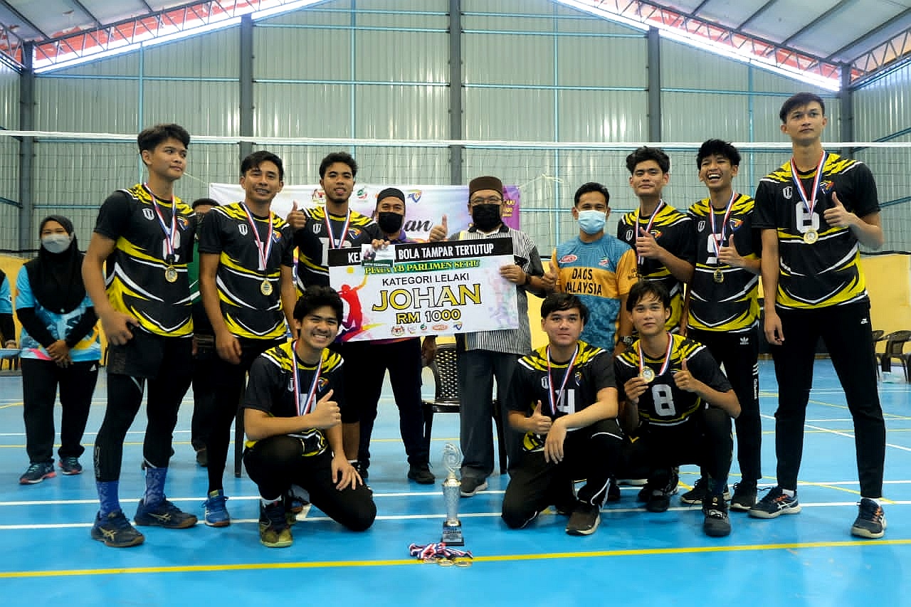 Bukit Nenas VC Dinobat Juara Bola Tampar