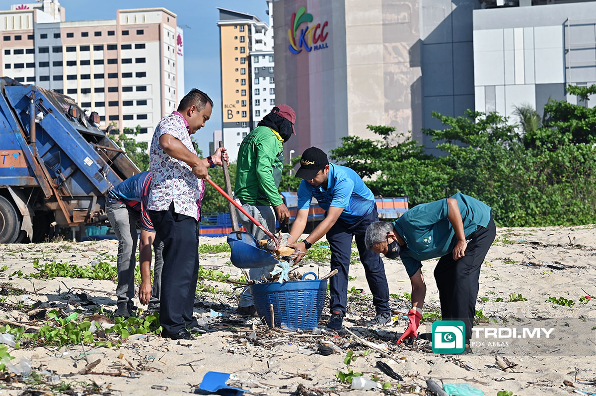 Jangan Biarkan Pantai Tercemar