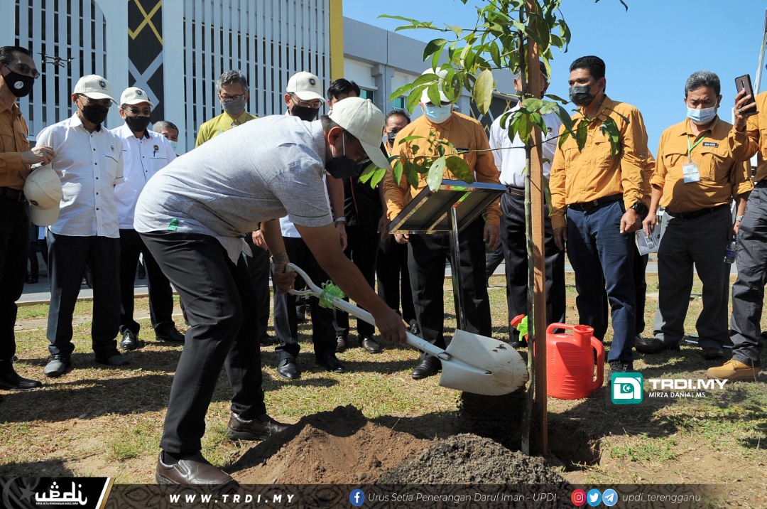 Lebih 300 Ribu Pokok Berjaya Ditanam Di Terengganu Tahun 2021
