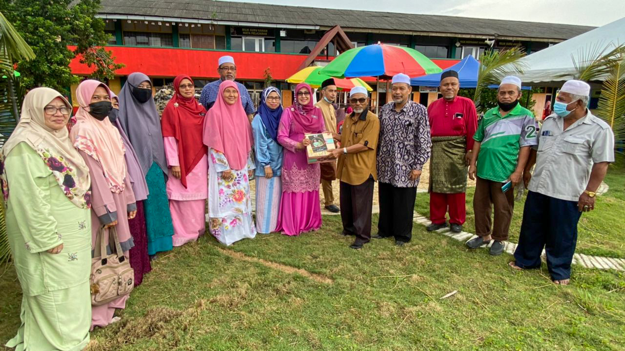 80 Kek Tanda Hargai Jasa Guru