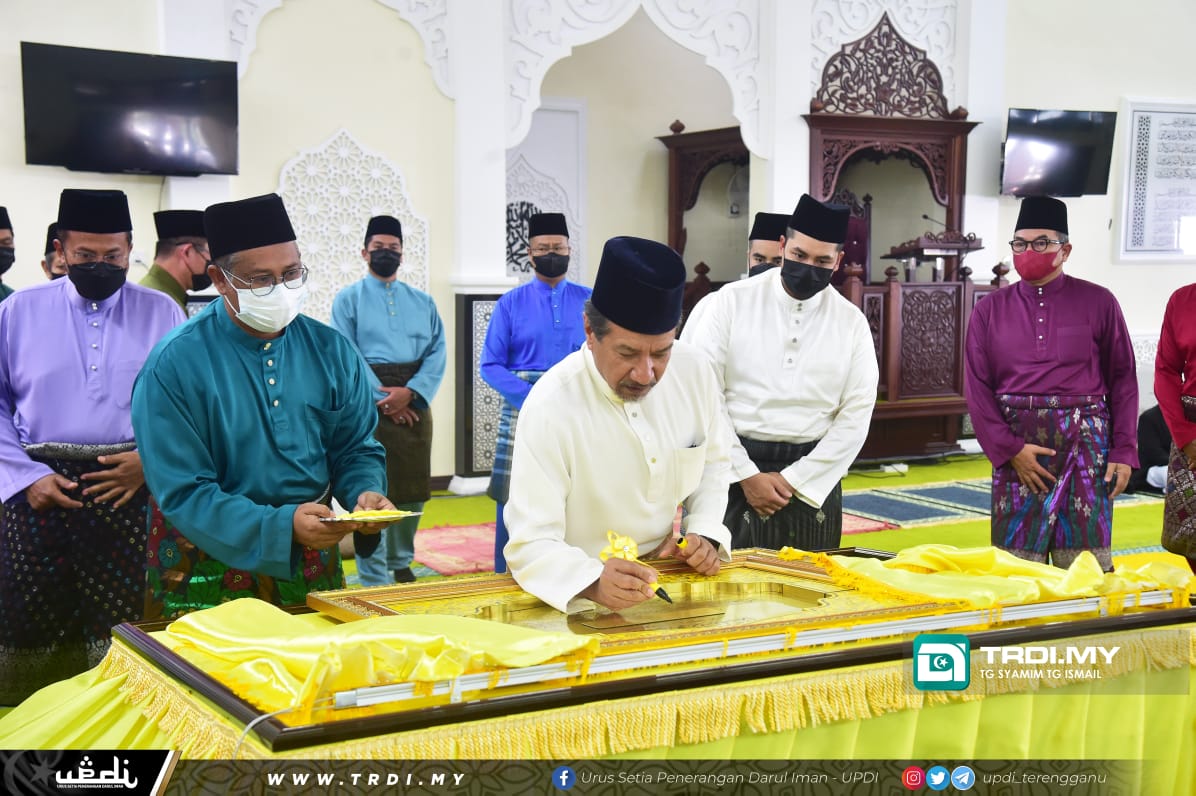 Sultan Mizan Seru Pentadbir Masjid Jaga Amanah, Integriti