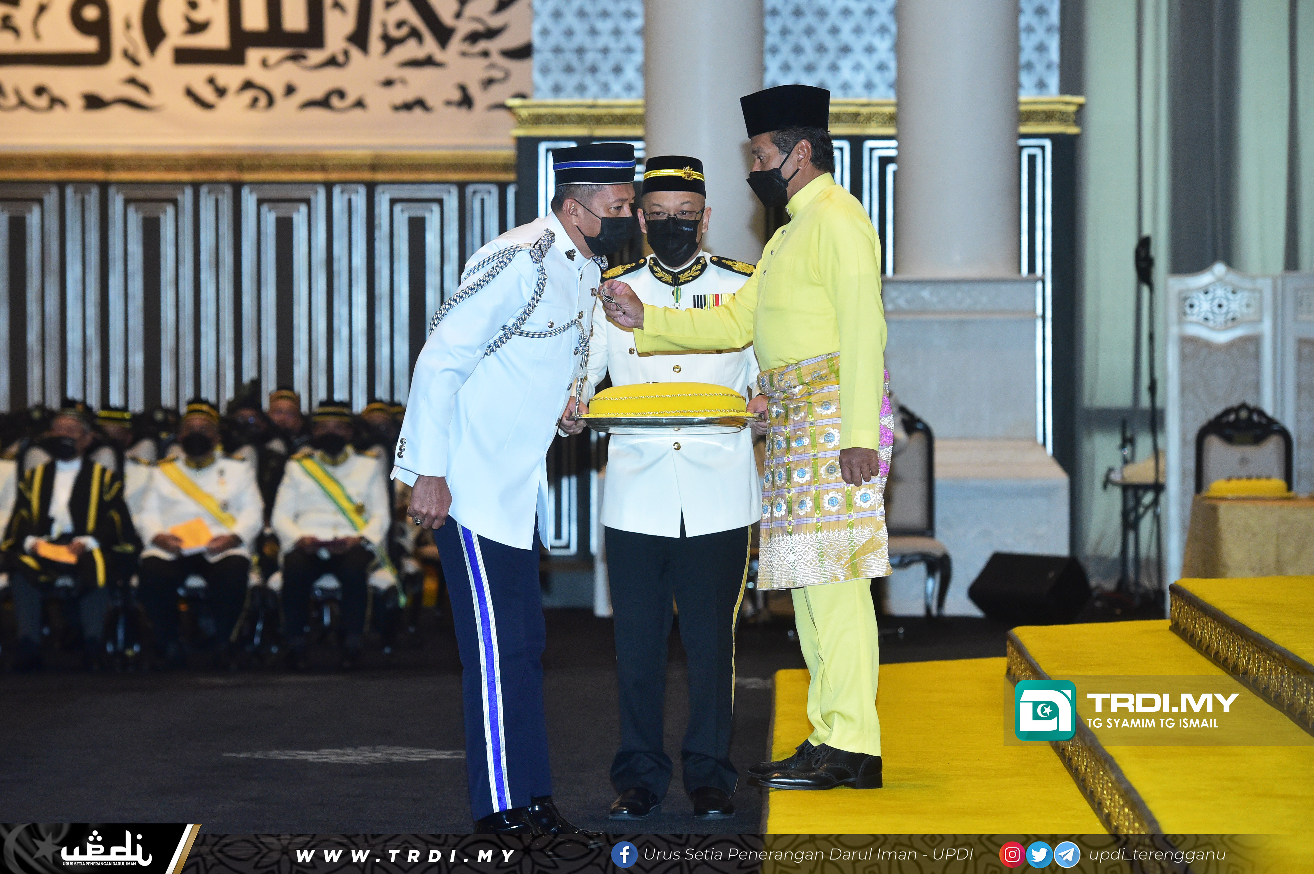 Istiadat Pengurniaan Pingat-pingat Kebesaran Negeri bertempat di Singgahsana Istana Syarqiyyah,KT