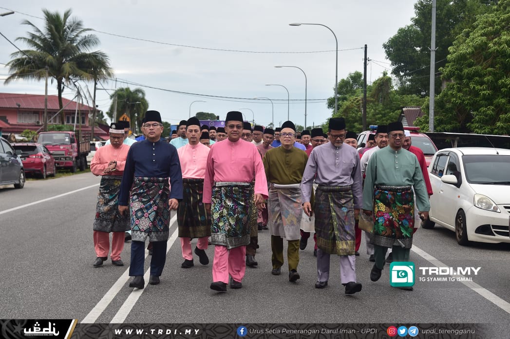 Menteri Besar Sertai Perarakan Bersama 2,340 Peserta