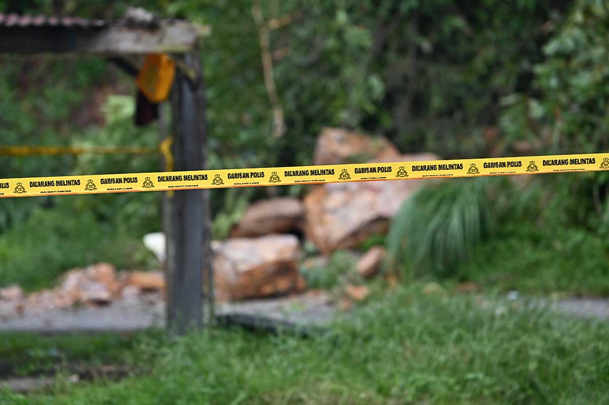 Tanah Runtuh Disangka Pokok Tumbang
