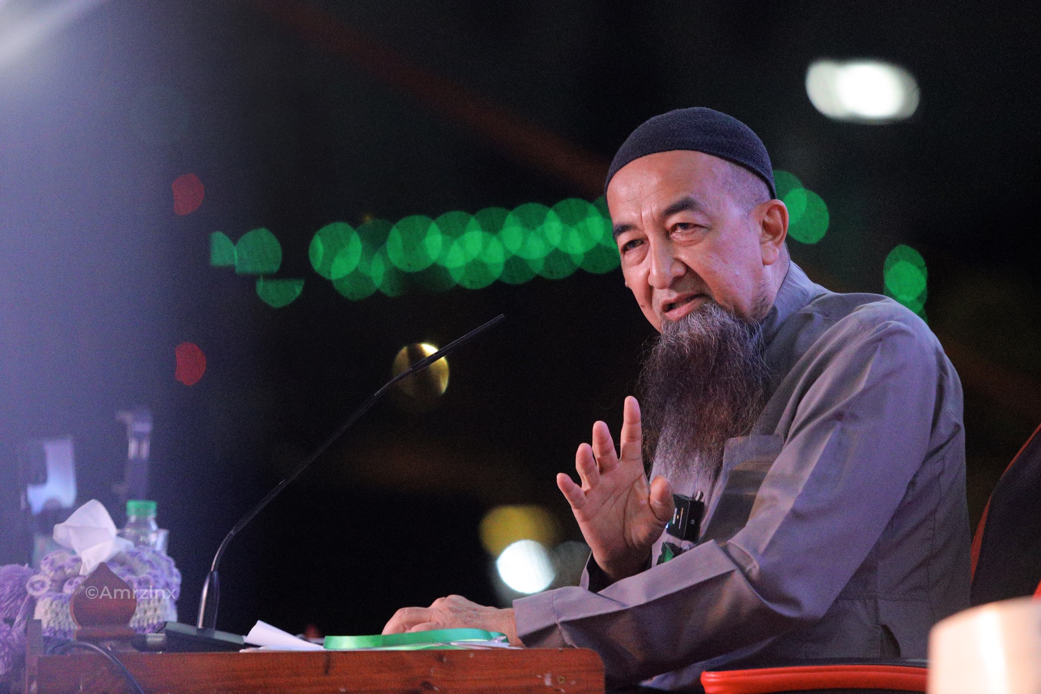 Ustaz Azhar Sokong Kerajaan Terengganu Sekat Filem Pulau