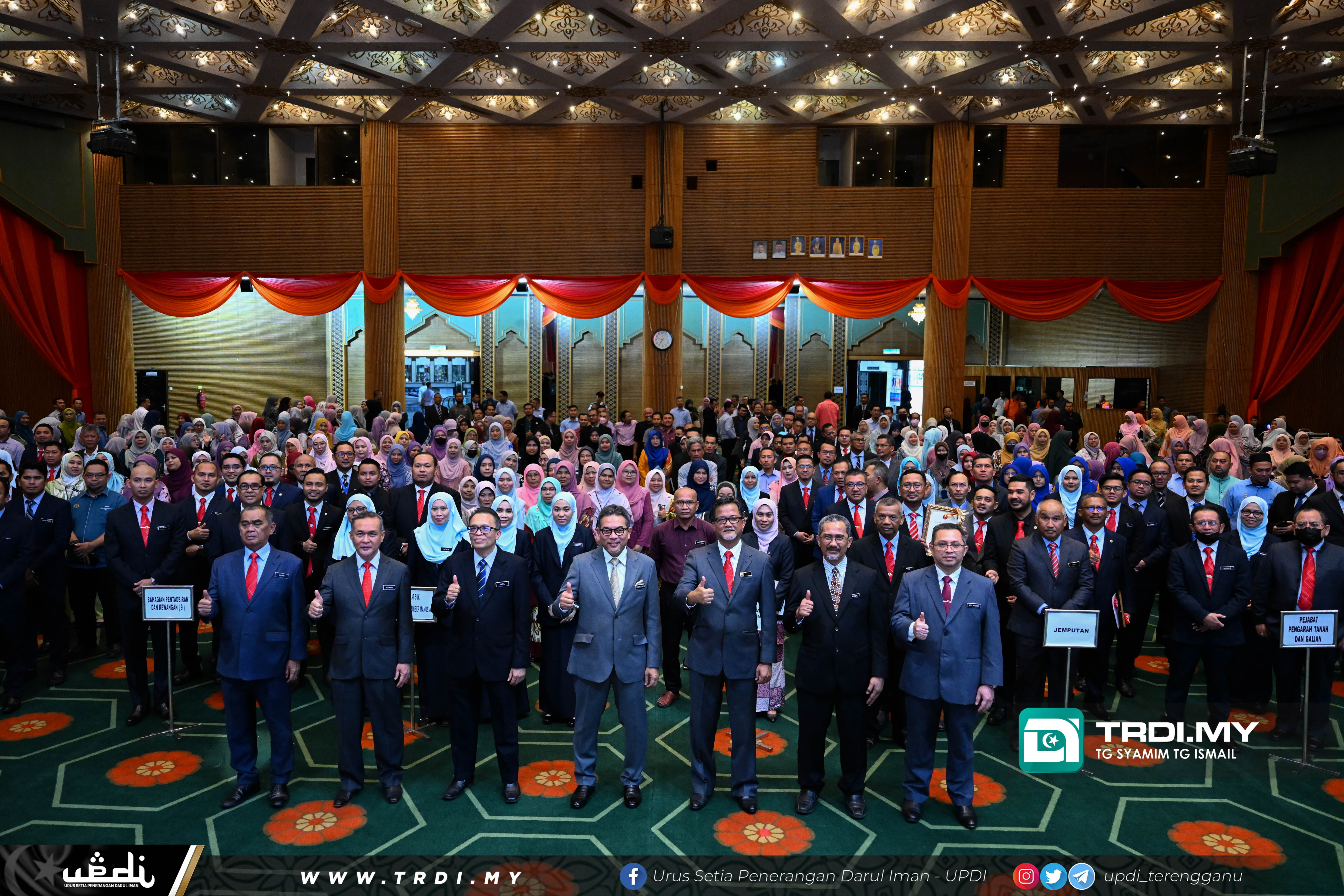 Majlis Perhimpunan Bulanan dan Anugerah Pekerja Cemerlang Warga Kerja Wisma Darul Iman bertempat di Wisma Darul Iman