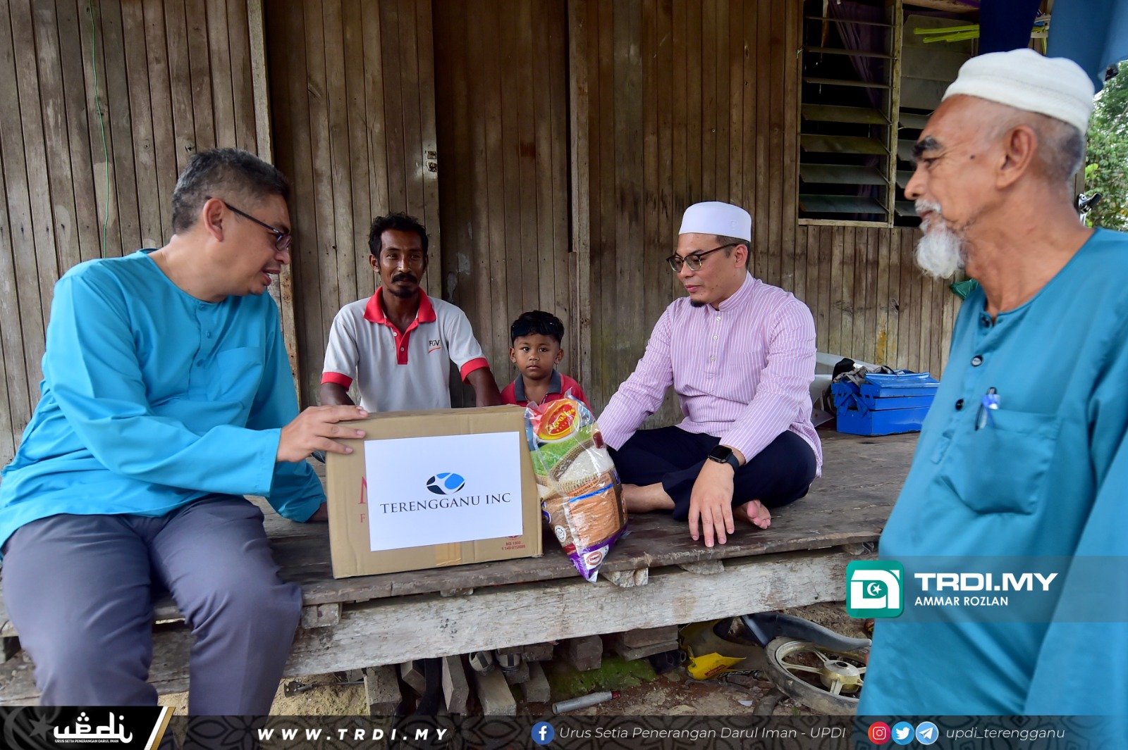 Terengganu Inc Santuni Penduduk Kampung Mak Jintan