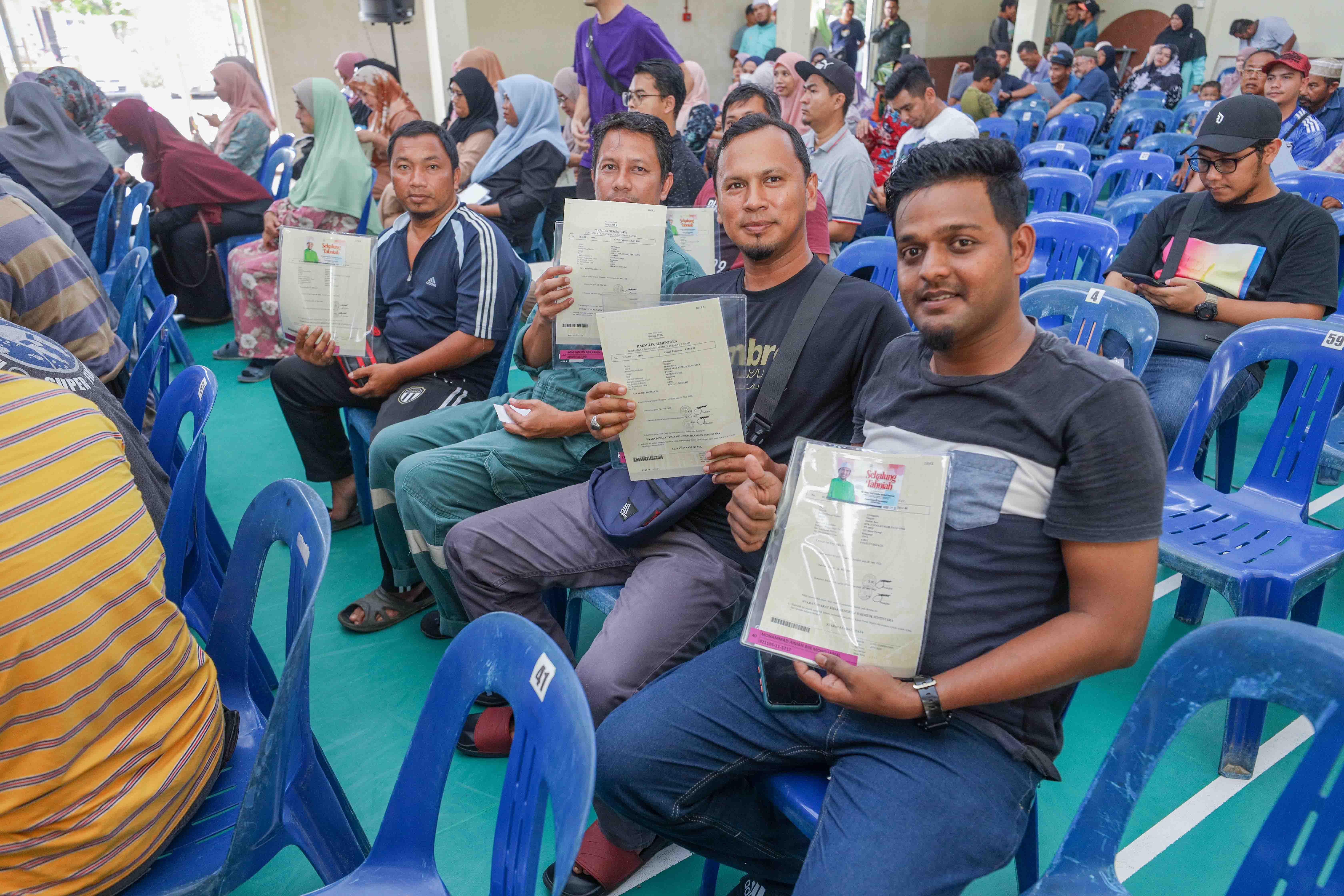 150 Peserta RTB Terima Geran Tanah