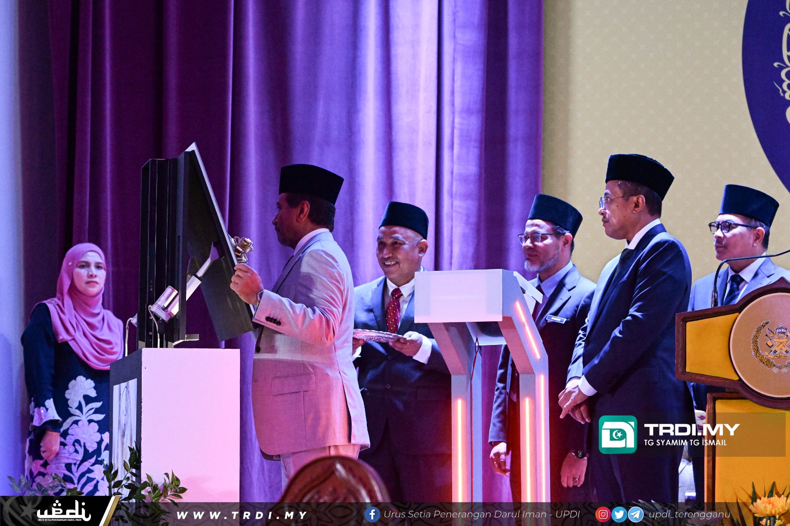Sultan Mizan Rasmi Mercu Tanda Baharu Kuala Terengganu
