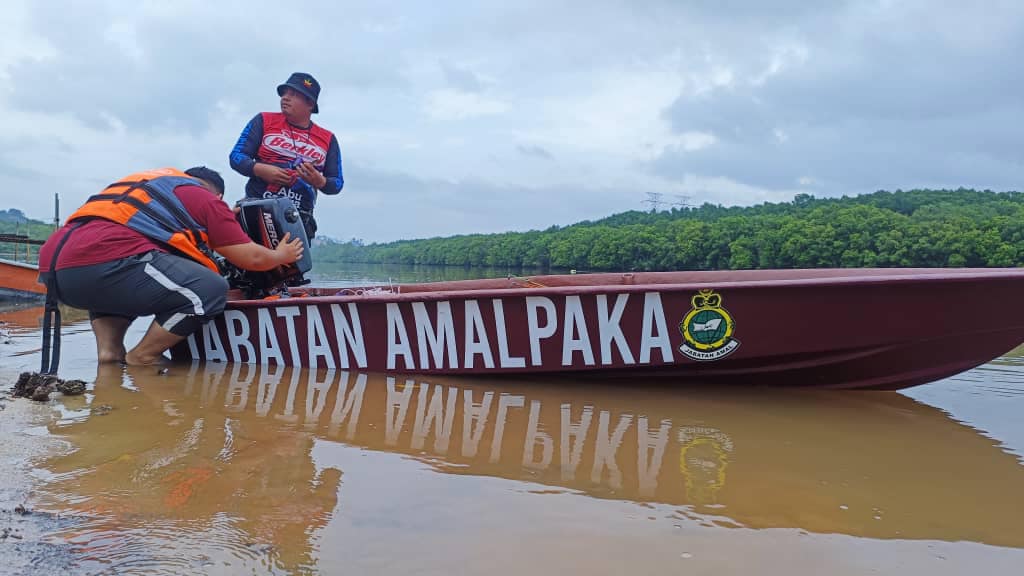 Bot JAM Paka Sedia Menyelamatkan Mangsa Banjir Terperangkap
